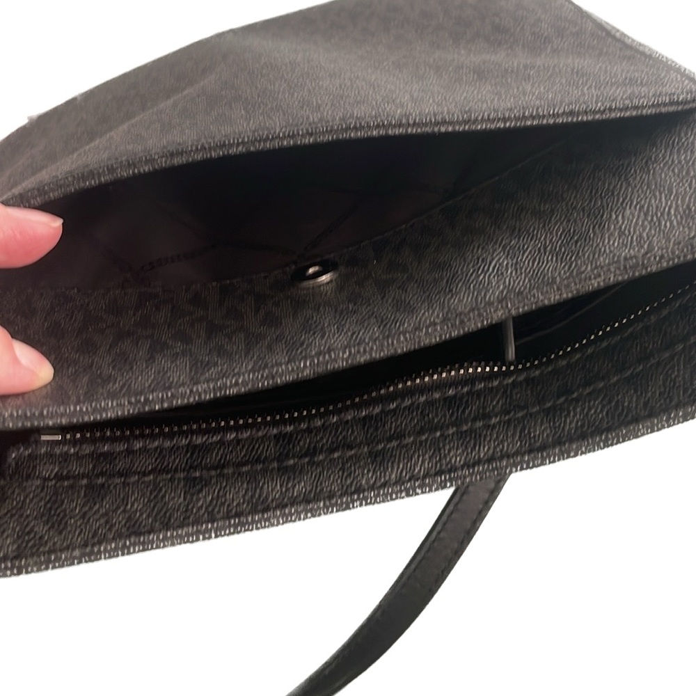 Michael Kors Purse - Picture 4 of 6